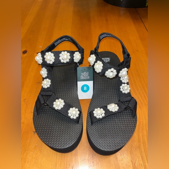 wild fable Shoes - NWTBlack Wild Fable Platform Sandals with Pearl Flower Accents